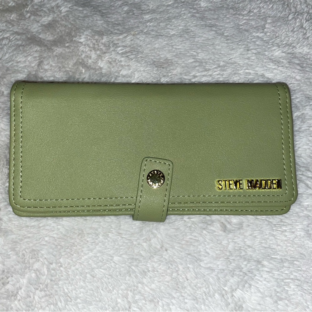 Green Steve Madden wallet